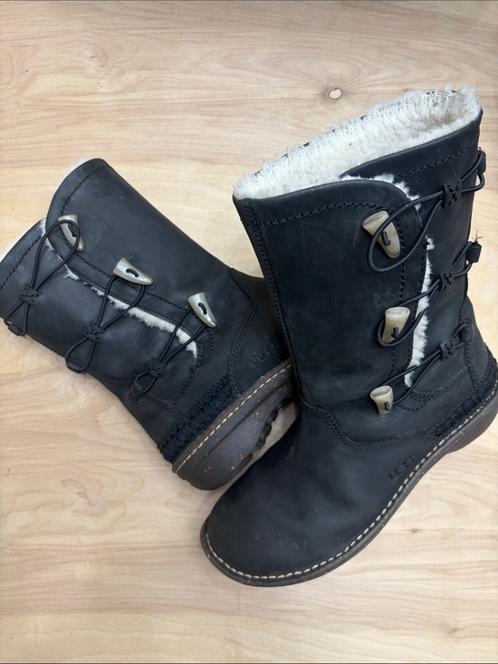 UGG Shoes - UGG Women's Black Lace-Up Shearling Winter Boots